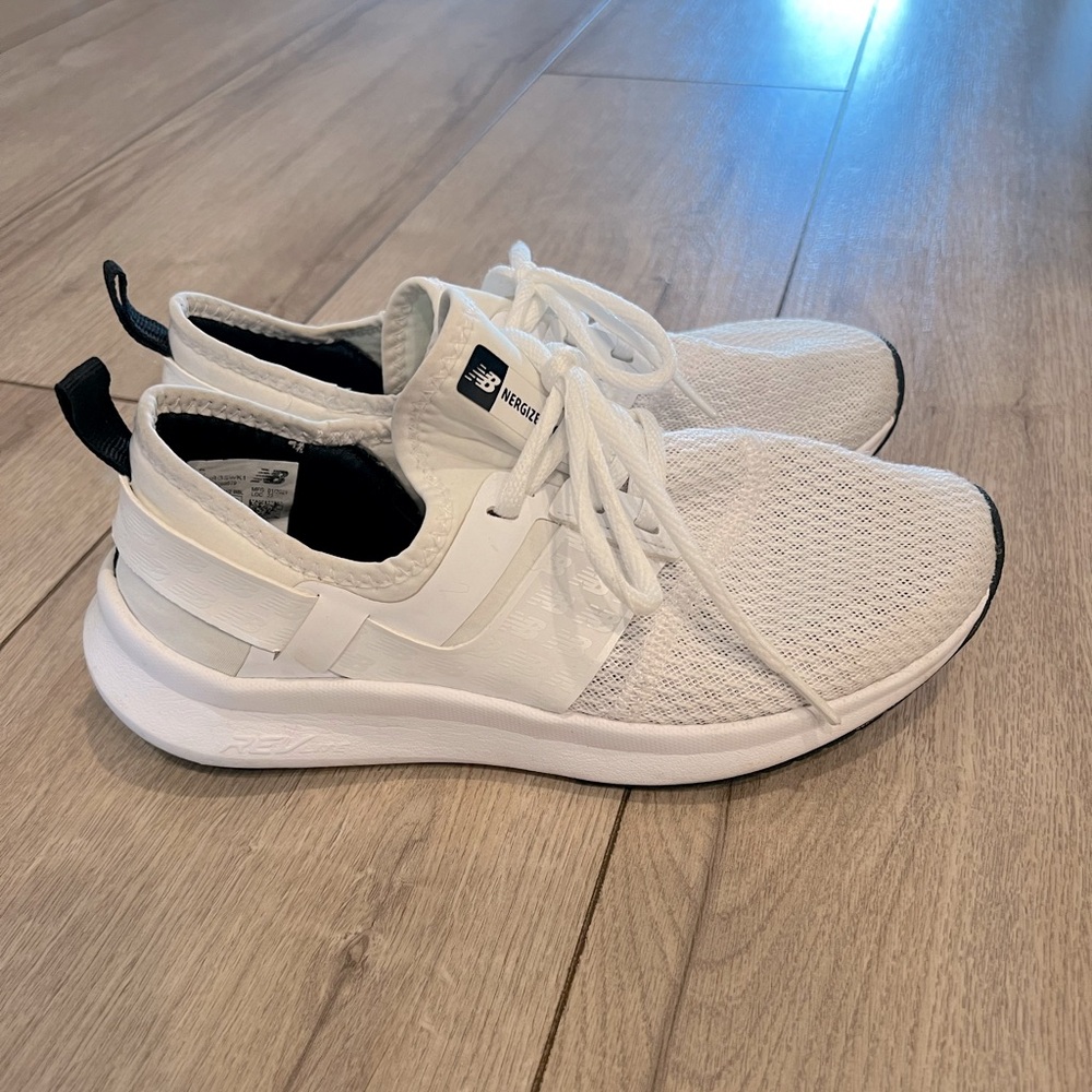 New balance sneakers, white, size 7